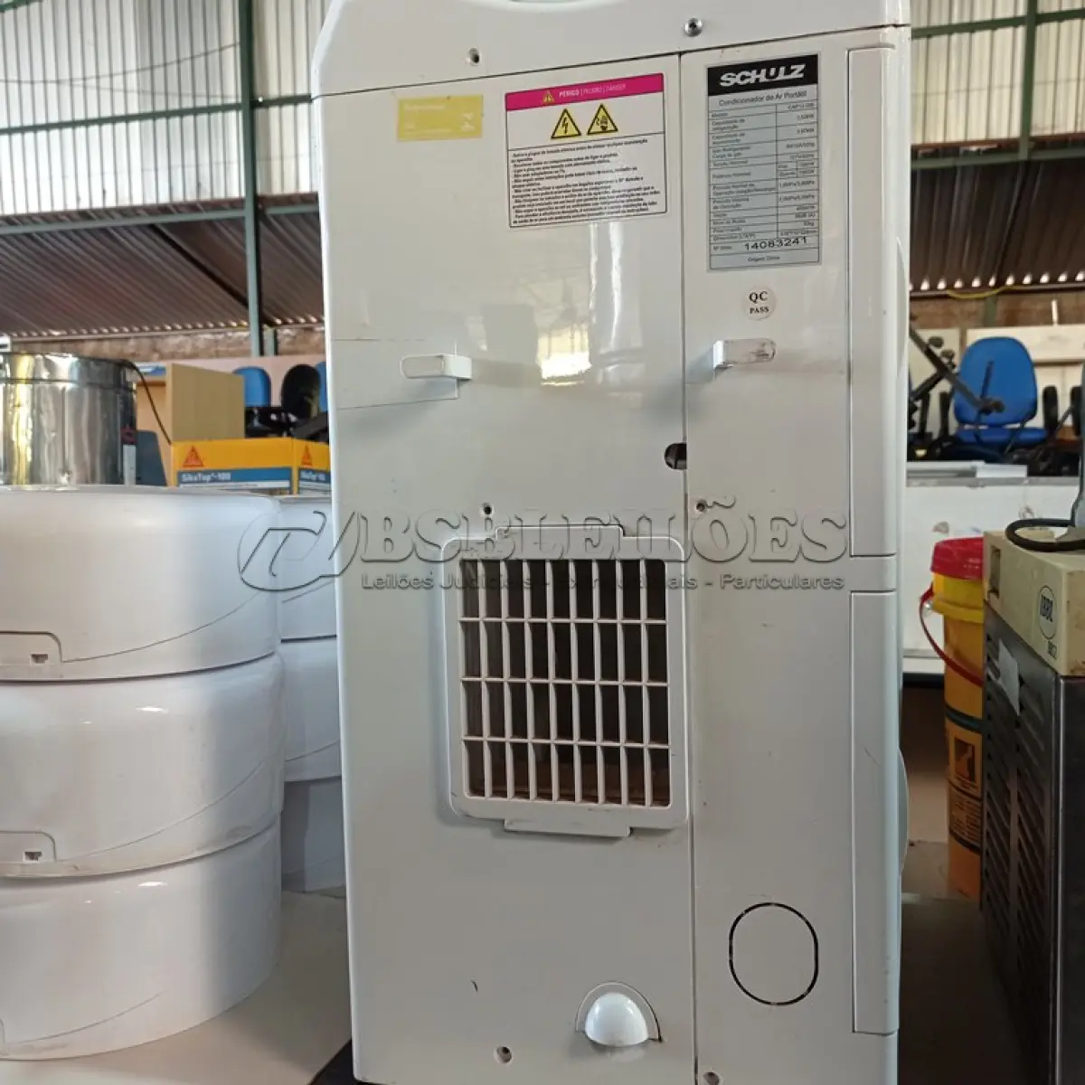 LOTE 481 - 01 AR-CONDICIONADO MARCA SCHULZ 127V. (NO ESTADO) ATENÇÃO! FAZER A VISITAÇÃO ANTES DE ARREMATAR, NÃO SABEMOS SE FUNCIONA. LEILÃO NÃO TEM GARANTIA E NEM DEVOLUÇÃO, SUJEITO A POSSÍVEIS AVARIAS VISÍVEIS/OCULTAS E/OU AUSÊNCIA DE COMPONENTES.