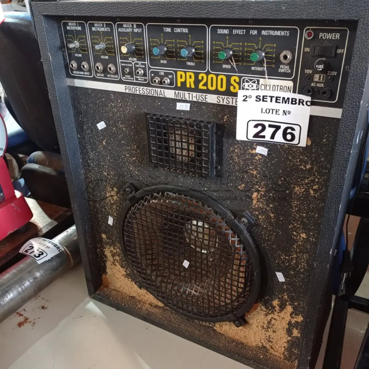 LOTE 276 - 01 CAIXA DE SOM AMPLIFICADA CICLOTRON PR 200 S. (NO ESTADO) ATENÇÃO! FAZER A VISITAÇÃO ANTES DE ARREMATAR, NÃO SABEMOS SE FUNCIONA. LEILÃO NÃO TEM GARANTIA E NEM DEVOLUÇÃO, SUJEITO A POSSÍVEIS AVARIAS VISÍVEIS/OCULTAS E/OU AUSÊNCIA DE COMPONENTES.