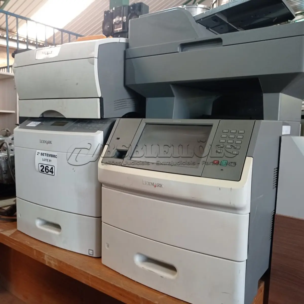 LOTE 264 - 03 IMPRESSORAS MARCAS LEXMARK SENDO 01 MULTIFUNCIONAL MODELO X656-DE. (NO ESTADO) ATENÇÃO! FAZER A VISITAÇÃO ANTES DE ARREMATAR, NÃO SABEMOS SE FUNCIONA. LEILÃO NÃO TEM GARANTIA E NEM DEVOLUÇÃO, SUJEITO A POSSÍVEIS AVARIAS VISÍVEIS/OCULTAS E/OU AUSÊNCIA DE COMPONENTES.