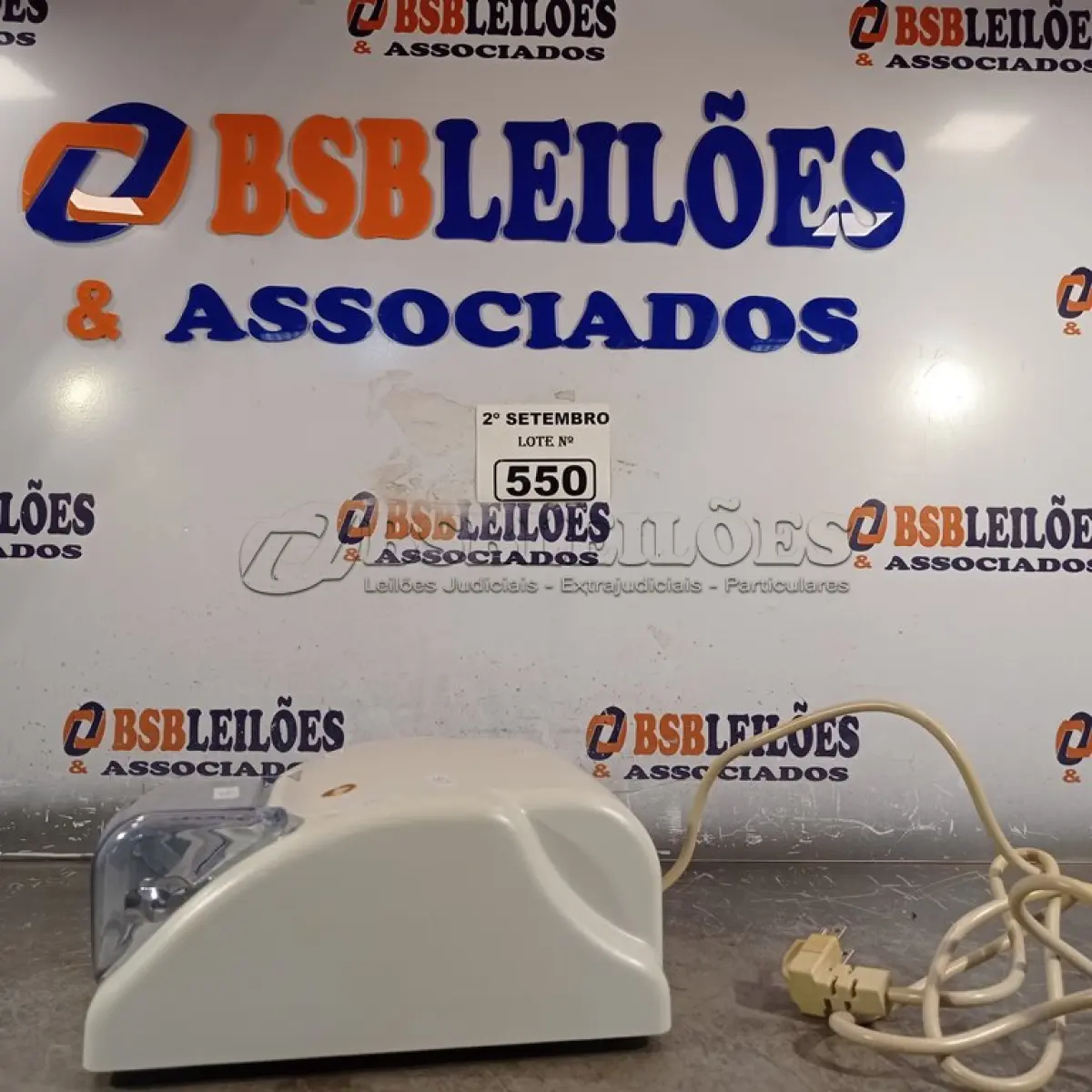 LOTE 550 - 01 AMALGA MIX2 GNATUS. (NO ESTADO) ATENÇÃO! FAZER A VISITAÇÃO ANTES DE ARREMATAR, NÃO SABEMOS SE FUNCIONA. LEILÃO NÃO TEM GARANTIA E NEM DEVOLUÇÃO, SUJEITO A POSSÍVEIS AVARIAS VISÍVEIS/OCULTAS E/OU AUSÊNCIA DE COMPONENTES.