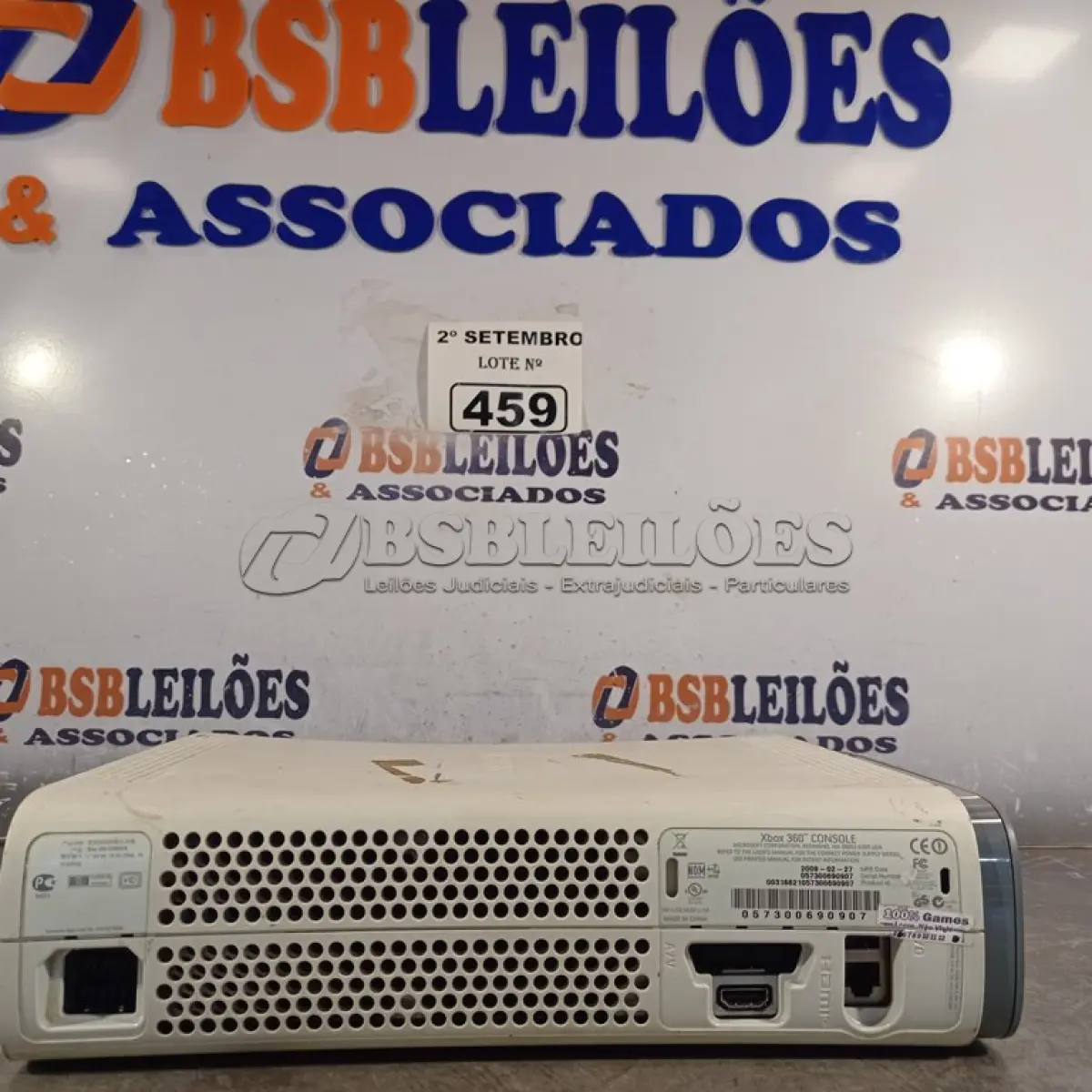 LOTE 459 - 01 XBOX 360. (NO ESTADO) ATENÇÃO! FAZER A VISITAÇÃO ANTES DE ARREMATAR, NÃO SABEMOS SE FUNCIONA. LEILÃO NÃO TEM GARANTIA E NEM DEVOLUÇÃO, SUJEITO A POSSÍVEIS AVARIAS VISÍVEIS/OCULTAS E/OU AUSÊNCIA DE COMPONENTES.