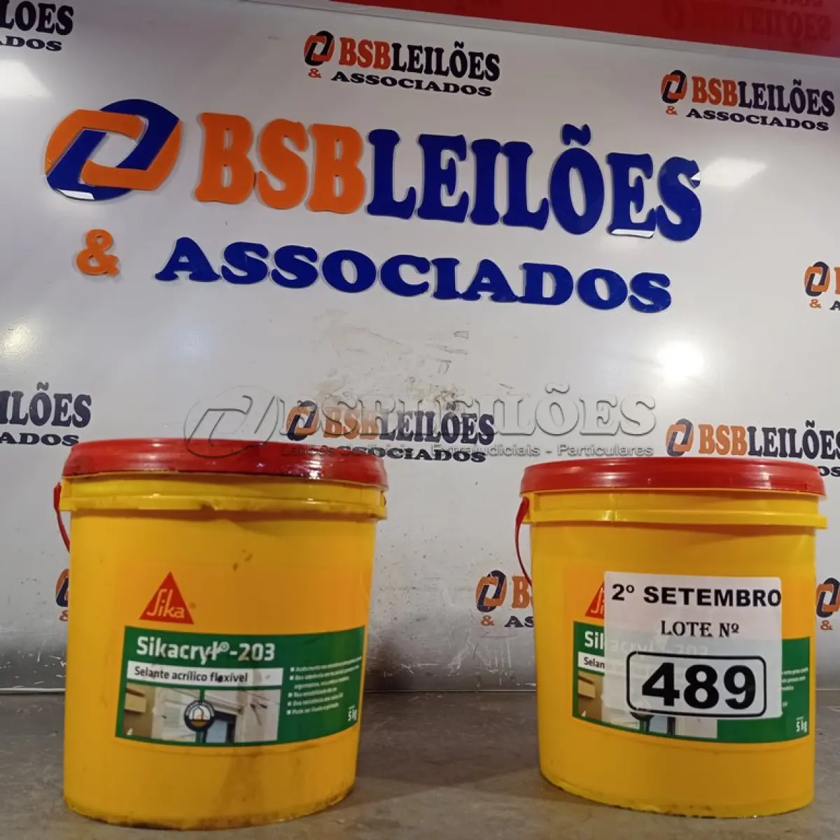 LOTE 489 - 02 BALDES DE SIKACRYL-203, SELANTE ACRÍLICO FLEXÍVEL 5KG. (NO ESTADO) ATENÇÃO! FAZER A VISITAÇÃO ANTES DE ARREMATAR, NÃO SABEMOS SE FUNCIONA. LEILÃO NÃO TEM GARANTIA E NEM DEVOLUÇÃO, SUJEITO A POSSÍVEIS AVARIAS VISÍVEIS/OCULTAS E/OU AUSÊNCIA DE COMPONENTES.