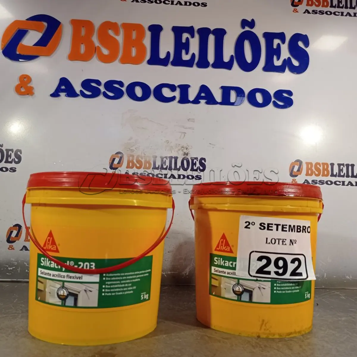 LOTE 292 - 02 BALDES DE SIKACRYL-203, SELANTE ACRÍLICO FLEXÍVEL 5KG. (NO ESTADO) ATENÇÃO! FAZER A VISITAÇÃO ANTES DE ARREMATAR, NÃO SABEMOS SE FUNCIONA. LEILÃO NÃO TEM GARANTIA E NEM DEVOLUÇÃO, SUJEITO A POSSÍVEIS AVARIAS VISÍVEIS/OCULTAS E/OU AUSÊNCIA DE COMPONENTES.