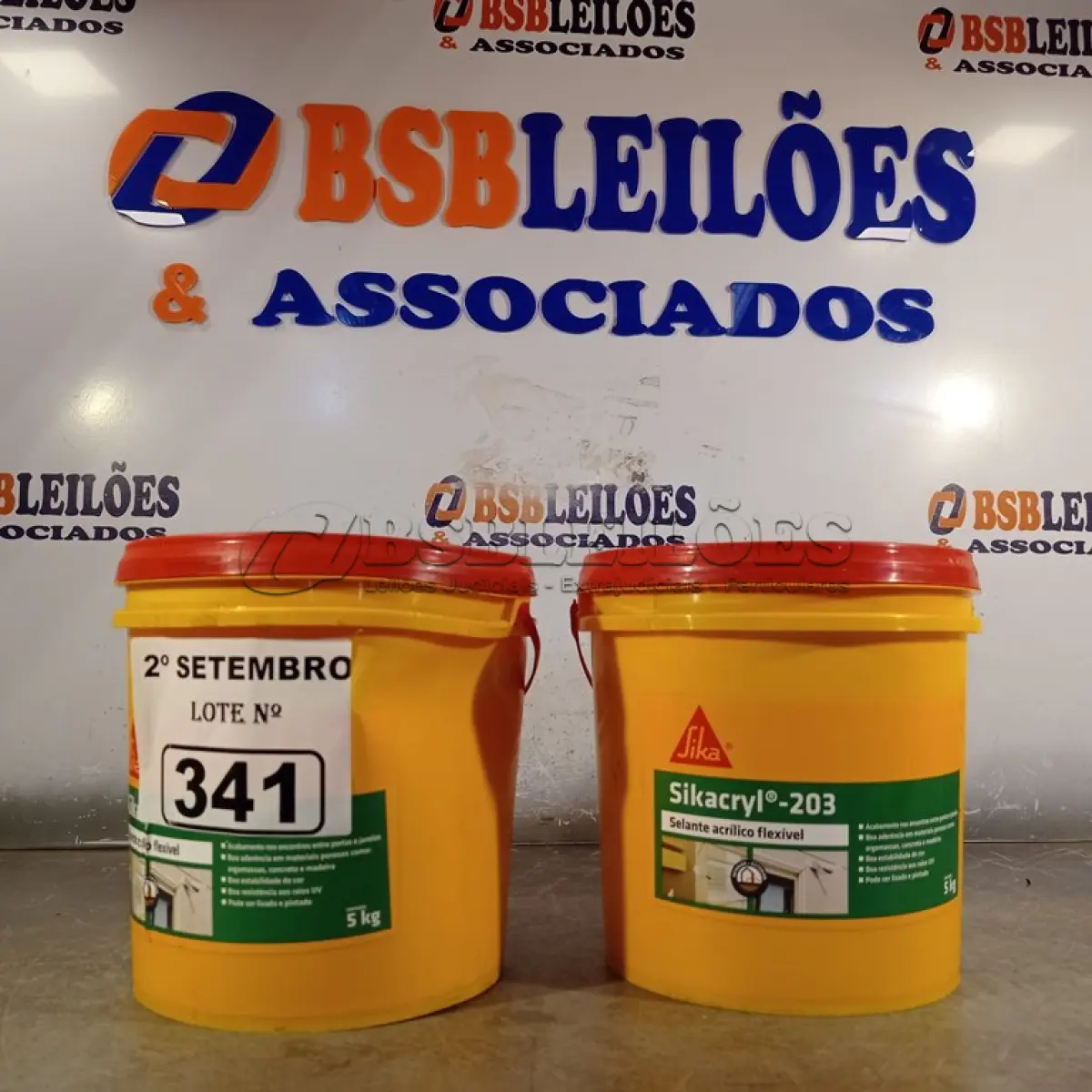 LOTE 341 - 02 BALDES DE SIKACRYL-203, SELANTE ACRÍLICO FLEXÍVEL 5KG. (NO ESTADO) ATENÇÃO! FAZER A VISITAÇÃO ANTES DE ARREMATAR, NÃO SABEMOS SE FUNCIONA. LEILÃO NÃO TEM GARANTIA E NEM DEVOLUÇÃO, SUJEITO A POSSÍVEIS AVARIAS VISÍVEIS/OCULTAS E/OU AUSÊNCIA DE COMPONENTES.