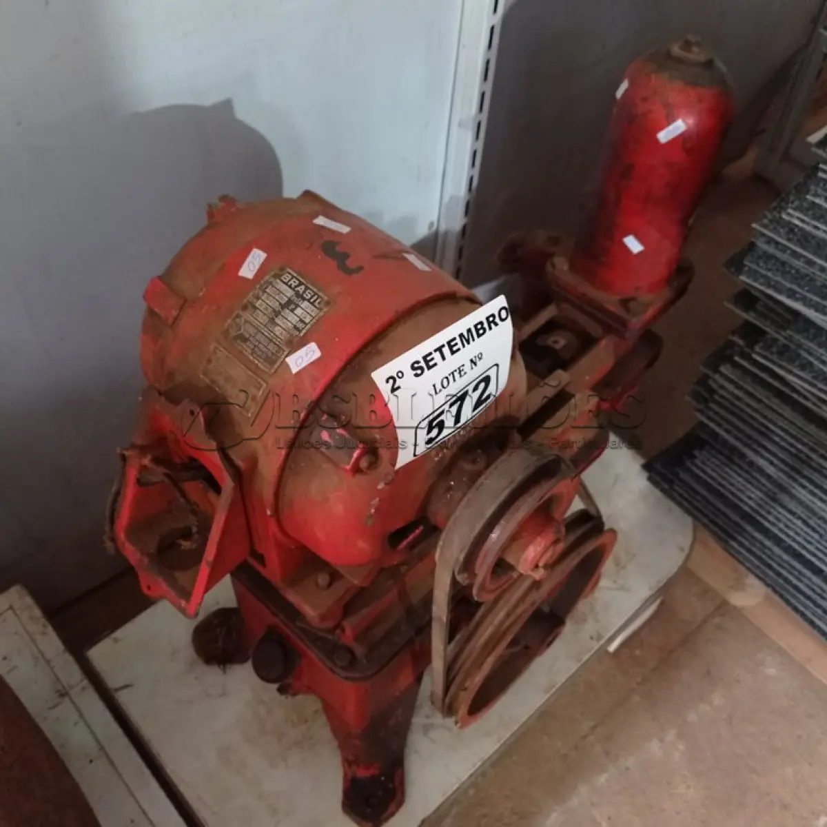 LOTE 572 - 01 BOMBA CARNEIRO 1.5HP 220/380V. (NO ESTADO) ATENÇÃO! FAZER A VISITAÇÃO ANTES DE ARREMATAR, NÃO SABEMOS SE FUNCIONA. LEILÃO NÃO TEM GARANTIA E NEM DEVOLUÇÃO, SUJEITO A POSSÍVEIS AVARIAS VISÍVEIS/OCULTAS E/OU AUSÊNCIA DE COMPONENTES.