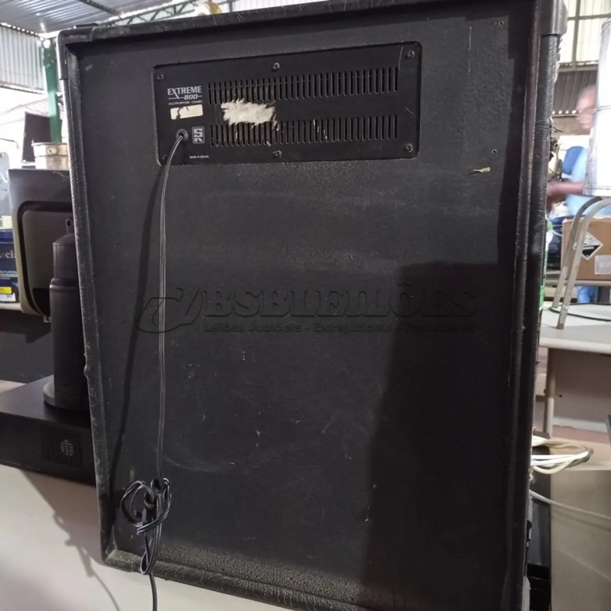 LOTE 336 - 01 CAIXA DE SOM AMPLIFICADA EXTREME 800. (NO ESTADO) ATENÇÃO! FAZER A VISITAÇÃO ANTES DE ARREMATAR, NÃO SABEMOS SE FUNCIONA. LEILÃO NÃO TEM GARANTIA E NEM DEVOLUÇÃO, SUJEITO A POSSÍVEIS AVARIAS VISÍVEIS/OCULTAS E/OU AUSÊNCIA DE COMPONENTES.