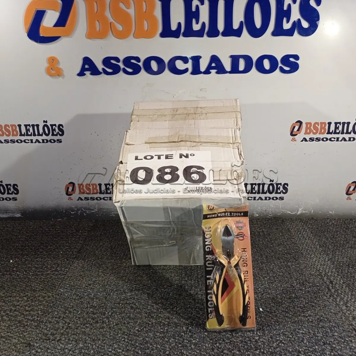 LOTE 086 - 37 – ALICATES DE CORTES (NO ESTADO, NÃO SABEMOS SE FUNCIONA. LEILÃO NÃO TEM GARANTIA E NEM DEVOLUÇÃO, SUJEITO A POSSÍVEIS AVARIAS VISÍVEIS/OCULTAS E/OU AUSÊNCIA DE COMPONENTES)