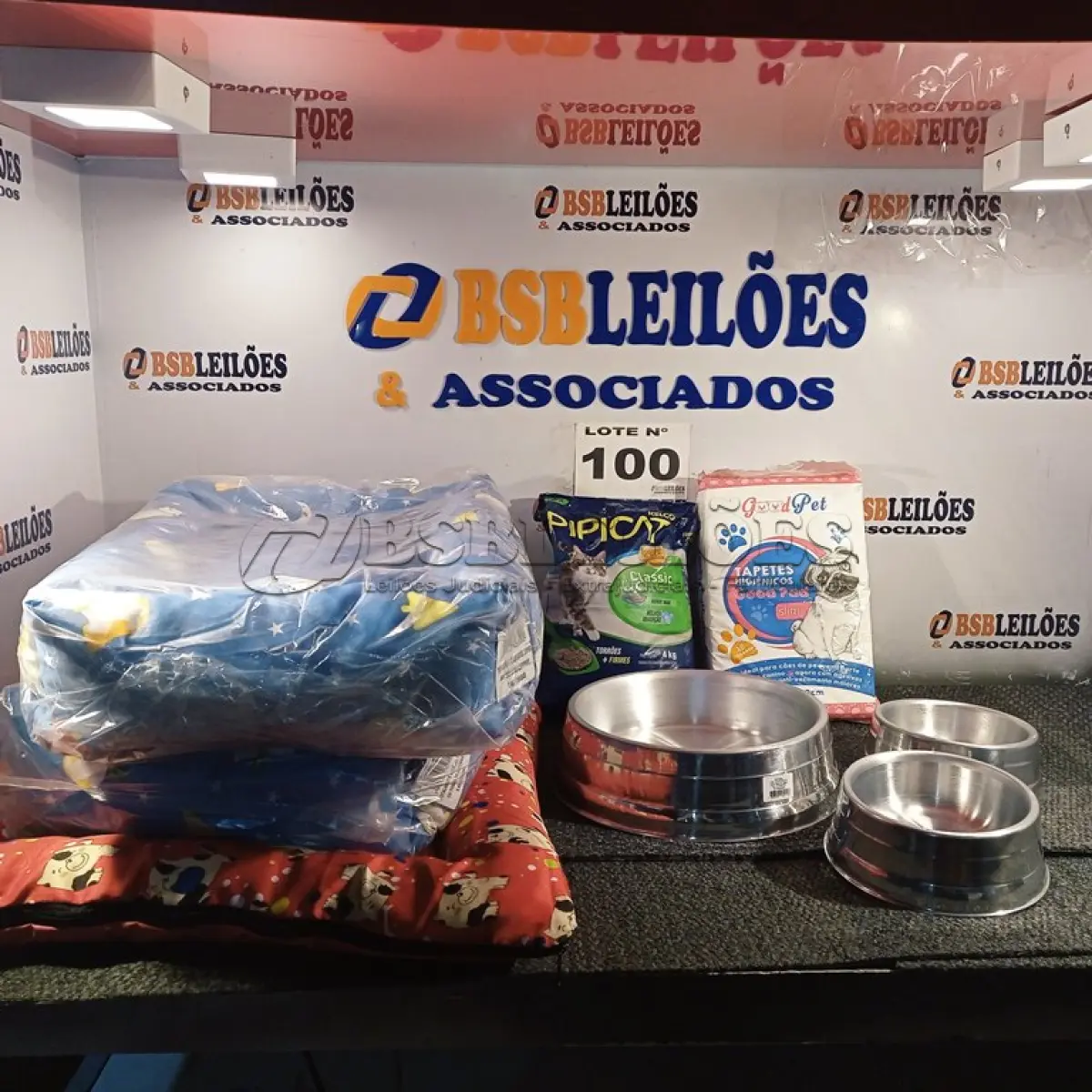 LOTE 100 - 09 – ITENS PARA PETS (NO ESTADO, NÃO SABEMOS SE FUNCIONA. LEILÃO NÃO TEM GARANTIA E NEM DEVOLUÇÃO, SUJEITO A POSSÍVEIS AVARIAS VISÍVEIS/OCULTAS E/OU AUSÊNCIA DE COMPONENTES)