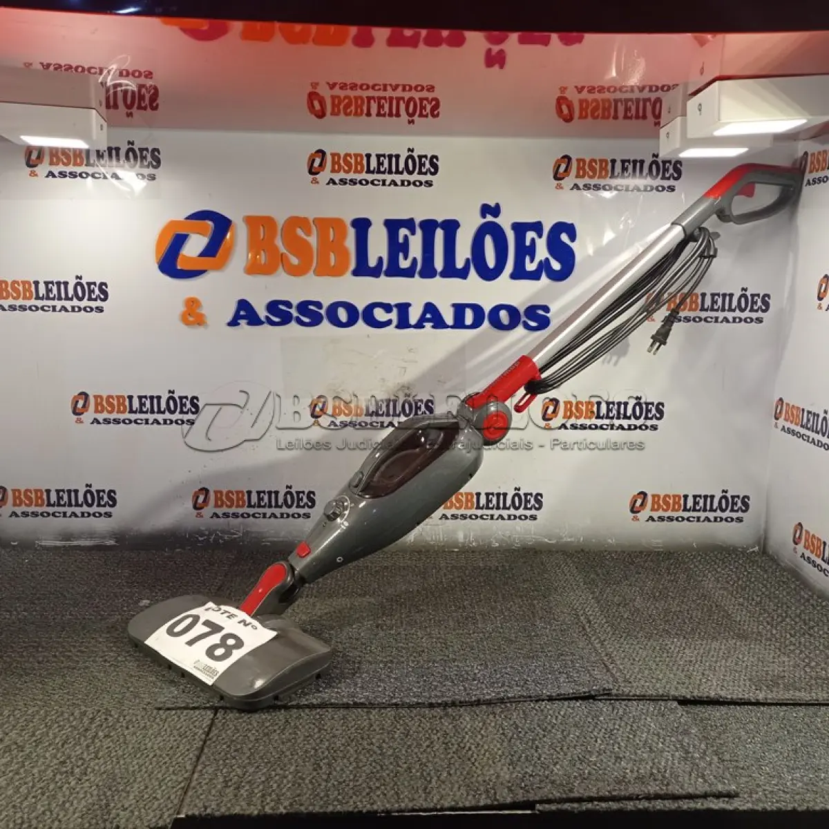LOTE 078 - 01 – VAPORIZADOR ELECTROLUX MOP10 (NO ESTADO, NÃO SABEMOS SE FUNCIONA. LEILÃO NÃO TEM GARANTIA E NEM DEVOLUÇÃO, SUJEITO A POSSÍVEIS AVARIAS VISÍVEIS/OCULTAS E/OU AUSÊNCIA DE COMPONENTES)