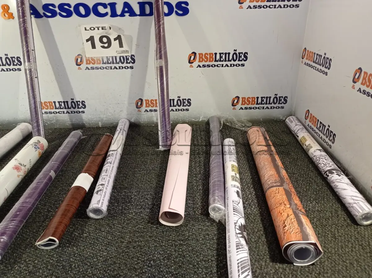 LOTE 191 - 13 – PAPEIS DE PAREDE DIVERSOS (NO ESTADO, NÃO SABEMOS SE FUNCIONA. LEILÃO NÃO TEM GARANTIA E NEM DEVOLUÇÃO, SUJEITO A POSSÍVEIS AVARIAS VISÍVEIS/OCULTAS E/OU AUSÊNCIA DE COMPONENTES)