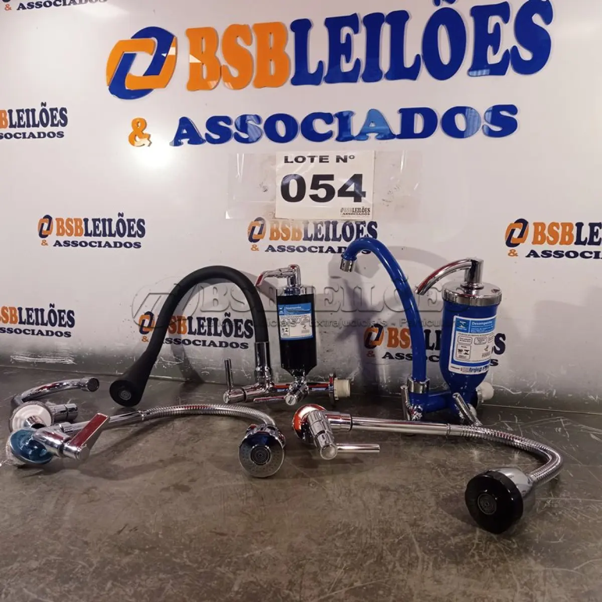 LOTE 054 - 05 – TORNEIRAS DIVERSAS (NO ESTADO, NÃO SABEMOS SE FUNCIONA. LEILÃO NÃO TEM GARANTIA E NEM DEVOLUÇÃO, SUJEITO A POSSÍVEIS AVARIAS VISÍVEIS/OCULTAS E/OU AUSÊNCIA DE COMPONENTES)