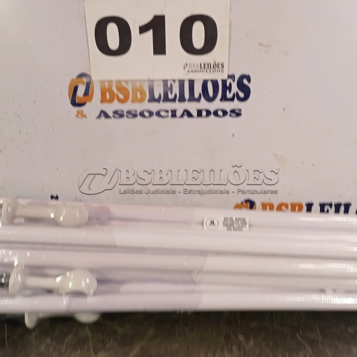 LOTE 010 - 08 - KITS VARÃO PARA CORTINA (NO ESTADO, NÃO SABEMOS SE FUNCIONA. LEILÃO NÃO TEM GARANTIA E NEM DEVOLUÇÃO, SUJEITO A POSSÍVEIS AVARIAS VISÍVEIS/OCULTAS E/OU AUSÊNCIA DE COMPONENTES)