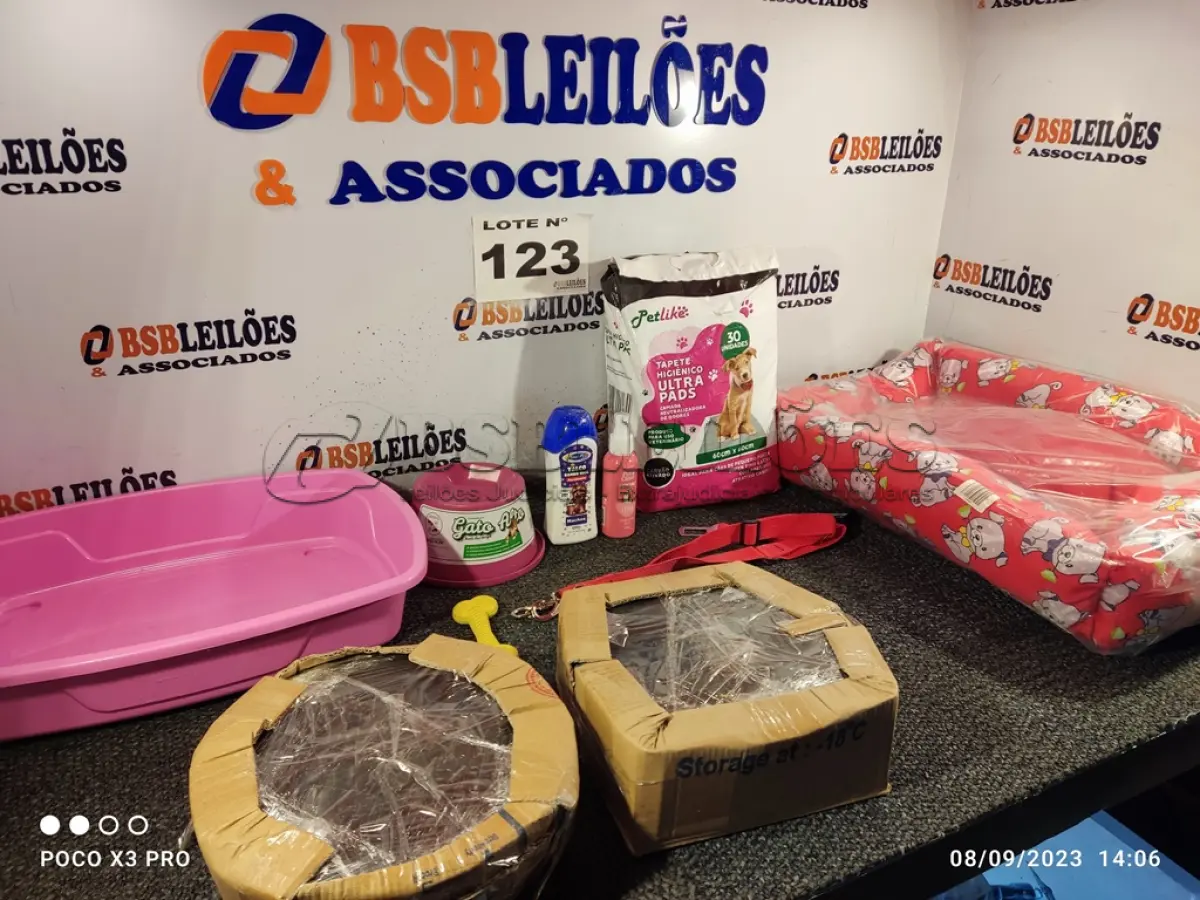 LOTE 123 - 10 – ITENS PARA PETS (NO ESTADO, NÃO SABEMOS SE FUNCIONA. LEILÃO NÃO TEM GARANTIA E NEM DEVOLUÇÃO, SUJEITO A POSSÍVEIS AVARIAS VISÍVEIS/OCULTAS E/OU AUSÊNCIA DE COMPONENTES)