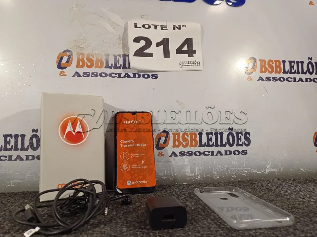 LOTE 214 - 01 - CELULAR MOTOROLA MOTO E6S 64GB 4G TELA 6.1 4GB RAM (NO ESTADO, NÃO SABEMOS SE FUNCIONA. LEILÃO NÃO TEM GARANTIA E NEM DEVOLUÇÃO, SUJEITO A POSSÍVEIS AVARIAS VISÍVEIS/OCULTAS E/OU AUSÊNCIA DE COMPONENTES)