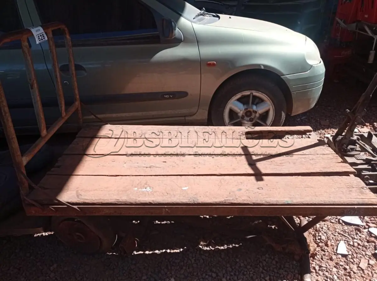 LOTE 628 - 01 CARRINHO PARA TRANSPORTE DE CARGAS COM AVARIAS. (NO ESTADO) ATENÇÃO! FAZER A VISITAÇÃO ANTES DE ARREMATAR, NÃO SABEMOS SE FUNCIONA. LEILÃO NÃO TEM GARANTIA E NEM DEVOLUÇÃO, SUJEITO A POSSÍVEIS AVARIAS VISÍVEIS/OCULTAS E/OU AUSÊNCIA DE COMPONENTES.