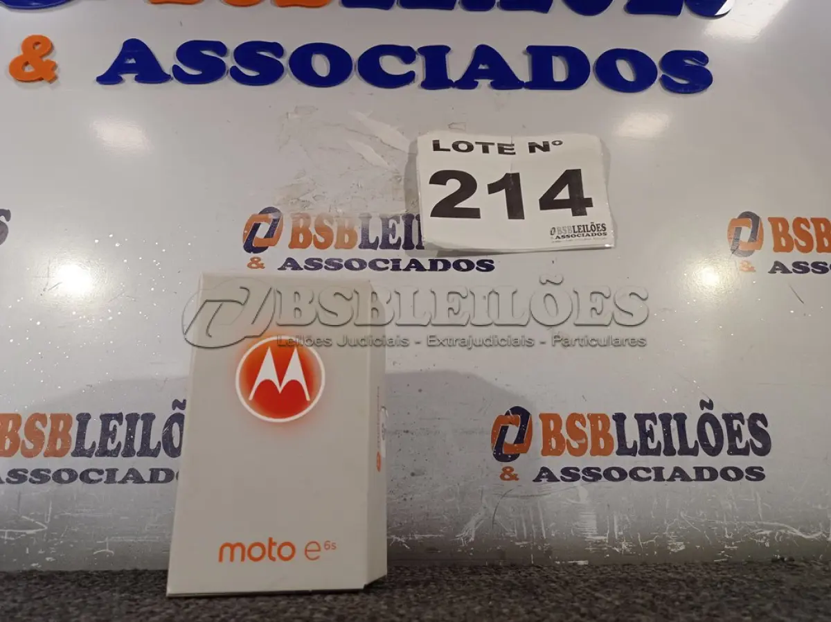 LOTE 214 - 01 - CELULAR MOTOROLA MOTO E6S 64GB 4G TELA 6.1 4GB RAM (NO ESTADO, NÃO SABEMOS SE FUNCIONA. LEILÃO NÃO TEM GARANTIA E NEM DEVOLUÇÃO, SUJEITO A POSSÍVEIS AVARIAS VISÍVEIS/OCULTAS E/OU AUSÊNCIA DE COMPONENTES)