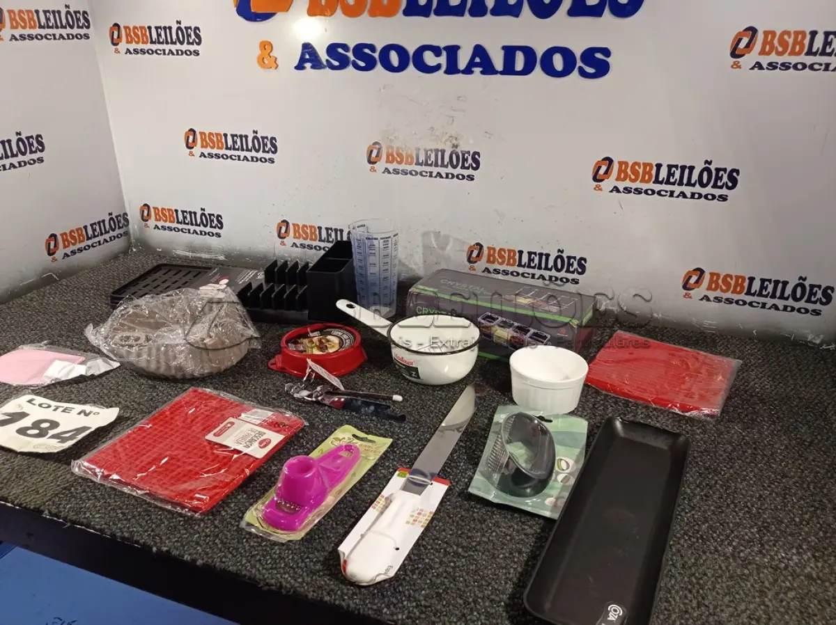 LOTE 184 - 15 - ITENS DOMÉSTICOS DIVERSOS (NO ESTADO, NÃO SABEMOS SE FUNCIONA. LEILÃO NÃO TEM GARANTIA E NEM DEVOLUÇÃO, SUJEITO A POSSÍVEIS AVARIAS VISÍVEIS/OCULTAS E/OU AUSÊNCIA DE COMPONENTES)