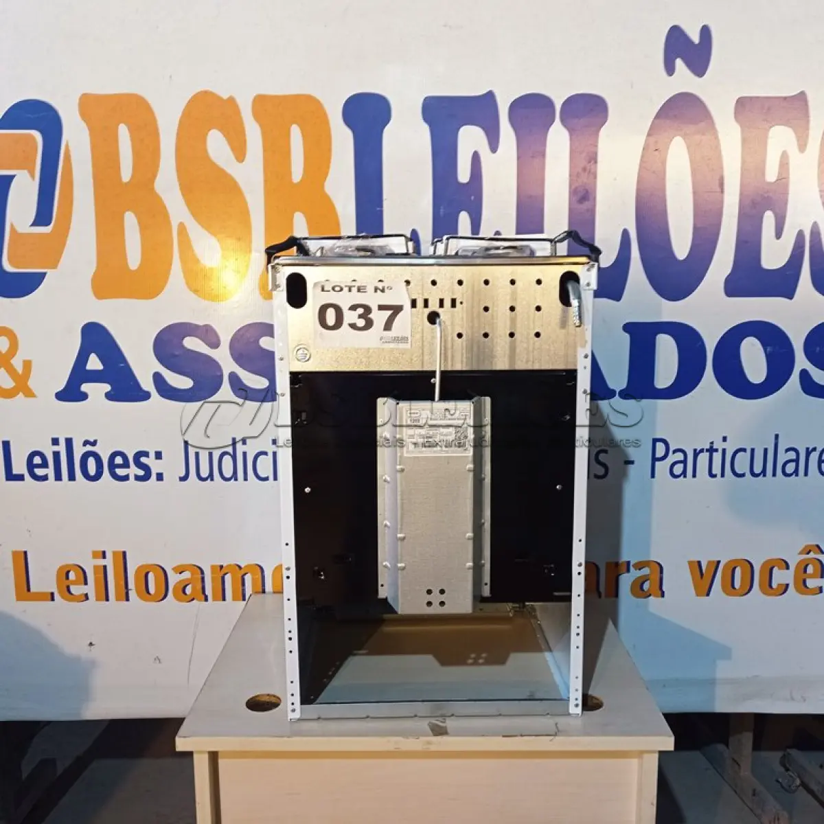 LOTE 037 - 01 - FOGÃO REALCE 4 BOCAS ARES MESA DE INOX (NO ESTADO, NÃO SABEMOS SE FUNCIONA. LEILÃO NÃO TEM GARANTIA E NEM DEVOLUÇÃO, SUJEITO A POSSÍVEIS AVARIAS VISÍVEIS/OCULTAS E/OU AUSÊNCIA DE COMPONENTES)