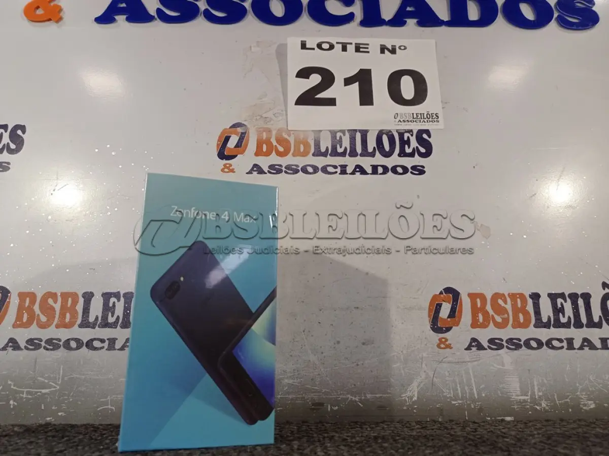 LOTE 210 - 01 - CELULAR ASUS ZENFONE 4 MAX 32GB PRETO DUAL CHIP LACRADO (NO ESTADO, NÃO SABEMOS SE FUNCIONA. LEILÃO NÃO TEM GARANTIA E NEM DEVOLUÇÃO, SUJEITO A POSSÍVEIS AVARIAS VISÍVEIS/OCULTAS E/OU AUSÊNCIA DE COMPONENTES)