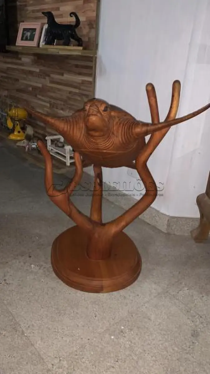 LOTE 048 - ESCULTURA  IMPORTADA TARTARUGA MADEIRA NOBRE APROXIMADAMENTE 90 CM DE ALTURA (NO ESTADO)