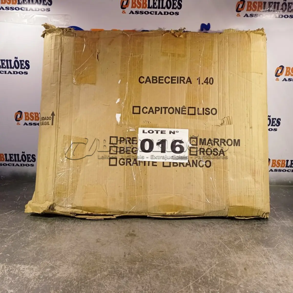 LOTE 016 - 01 - CABECEIRA CAPITONE CASAL (NO ESTADO, NÃO SABEMOS SE FUNCIONA. LEILÃO NÃO TEM GARANTIA E NEM DEVOLUÇÃO, SUJEITO A POSSÍVEIS AVARIAS VISÍVEIS/OCULTAS E/OU AUSÊNCIA DE COMPONENTES)