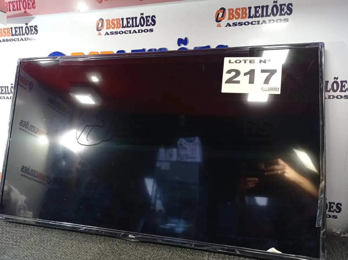 LOTE 217 - 01 – SMART TV PHILCO 42 POLEGADAS (NO ESTADO, NÃO SABEMOS SE FUNCIONA. LEILÃO NÃO TEM GARANTIA E NEM DEVOLUÇÃO, SUJEITO A POSSÍVEIS AVARIAS VISÍVEIS/OCULTAS E/OU AUSÊNCIA DE COMPONENTES)