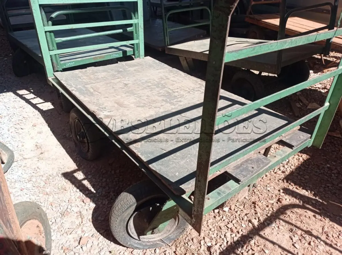 LOTE 638 - 01 CARRINHO PARA TRANSPORTE DE CARGAS COM AVARIAS. (NO ESTADO) ATENÇÃO! FAZER A VISITAÇÃO ANTES DE ARREMATAR, NÃO SABEMOS SE FUNCIONA. LEILÃO NÃO TEM GARANTIA E NEM DEVOLUÇÃO, SUJEITO A POSSÍVEIS AVARIAS VISÍVEIS/OCULTAS E/OU AUSÊNCIA DE COMPONENTES.