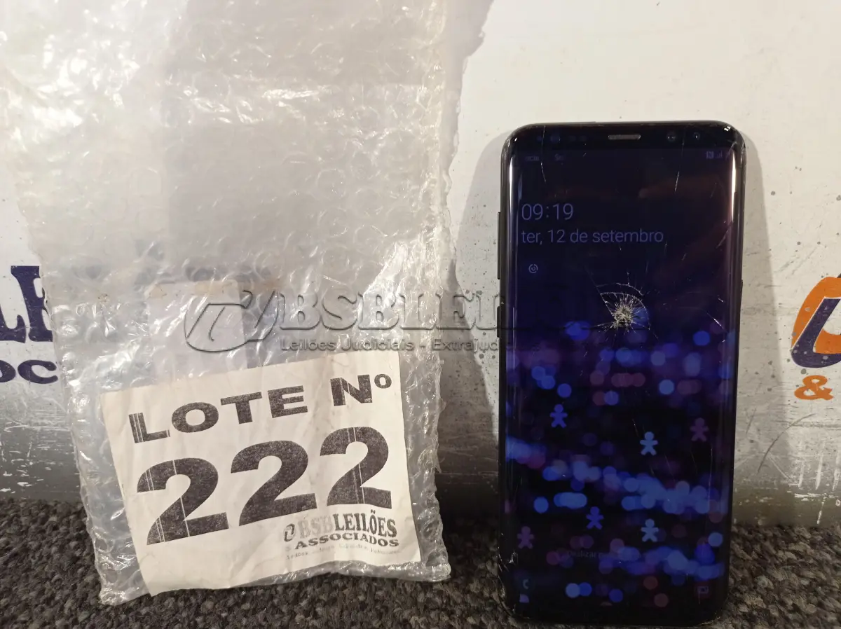 LOTE 222 - 01 - SAMSUNG GALAXY S8 64GB (NO ESTADO, NÃO SABEMOS SE FUNCIONA. LEILÃO NÃO TEM GARANTIA E NEM DEVOLUÇÃO, SUJEITO A POSSÍVEIS AVARIAS VISÍVEIS/OCULTAS E/OU AUSÊNCIA DE COMPONENTES)