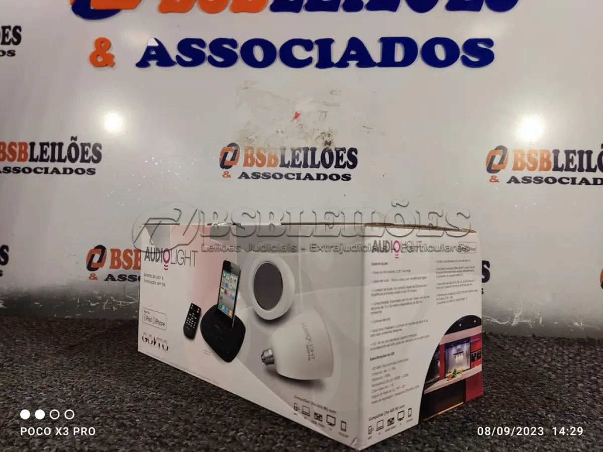 LOTE 128 - 01 - SISTEMA DE SOM E ILUMINAÇÃO SEM FIO (NO ESTADO, NÃO SABEMOS SE FUNCIONA. LEILÃO NÃO TEM GARANTIA E NEM DEVOLUÇÃO, SUJEITO A POSSÍVEIS AVARIAS VISÍVEIS/OCULTAS E/OU AUSÊNCIA DE COMPONENTES)