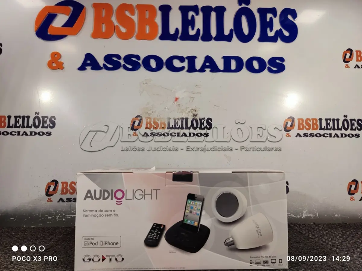 LOTE 128 - 01 - SISTEMA DE SOM E ILUMINAÇÃO SEM FIO (NO ESTADO, NÃO SABEMOS SE FUNCIONA. LEILÃO NÃO TEM GARANTIA E NEM DEVOLUÇÃO, SUJEITO A POSSÍVEIS AVARIAS VISÍVEIS/OCULTAS E/OU AUSÊNCIA DE COMPONENTES)