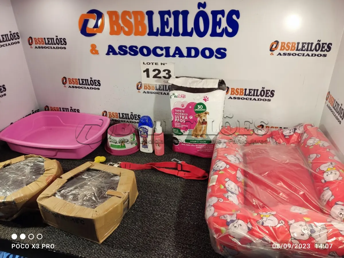 LOTE 123 - 10 – ITENS PARA PETS (NO ESTADO, NÃO SABEMOS SE FUNCIONA. LEILÃO NÃO TEM GARANTIA E NEM DEVOLUÇÃO, SUJEITO A POSSÍVEIS AVARIAS VISÍVEIS/OCULTAS E/OU AUSÊNCIA DE COMPONENTES)