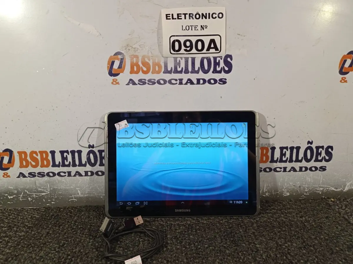 LOTE 090 - 01 TABLETE SAMSUNG TAB 2  16GB, WIFI, MODELO GT-P5110 (NO ESTADO, NÃO SABEMOS SE FUNCIONA. LEILÃO NÃO TEM GARANTIA E NEM DEVOLUÇÃO, SUJEITO A POSSÍVEIS AVARIAS VISÍVEIS/OCULTAS E/OU AUSÊNCIA DE COMPONENTES)