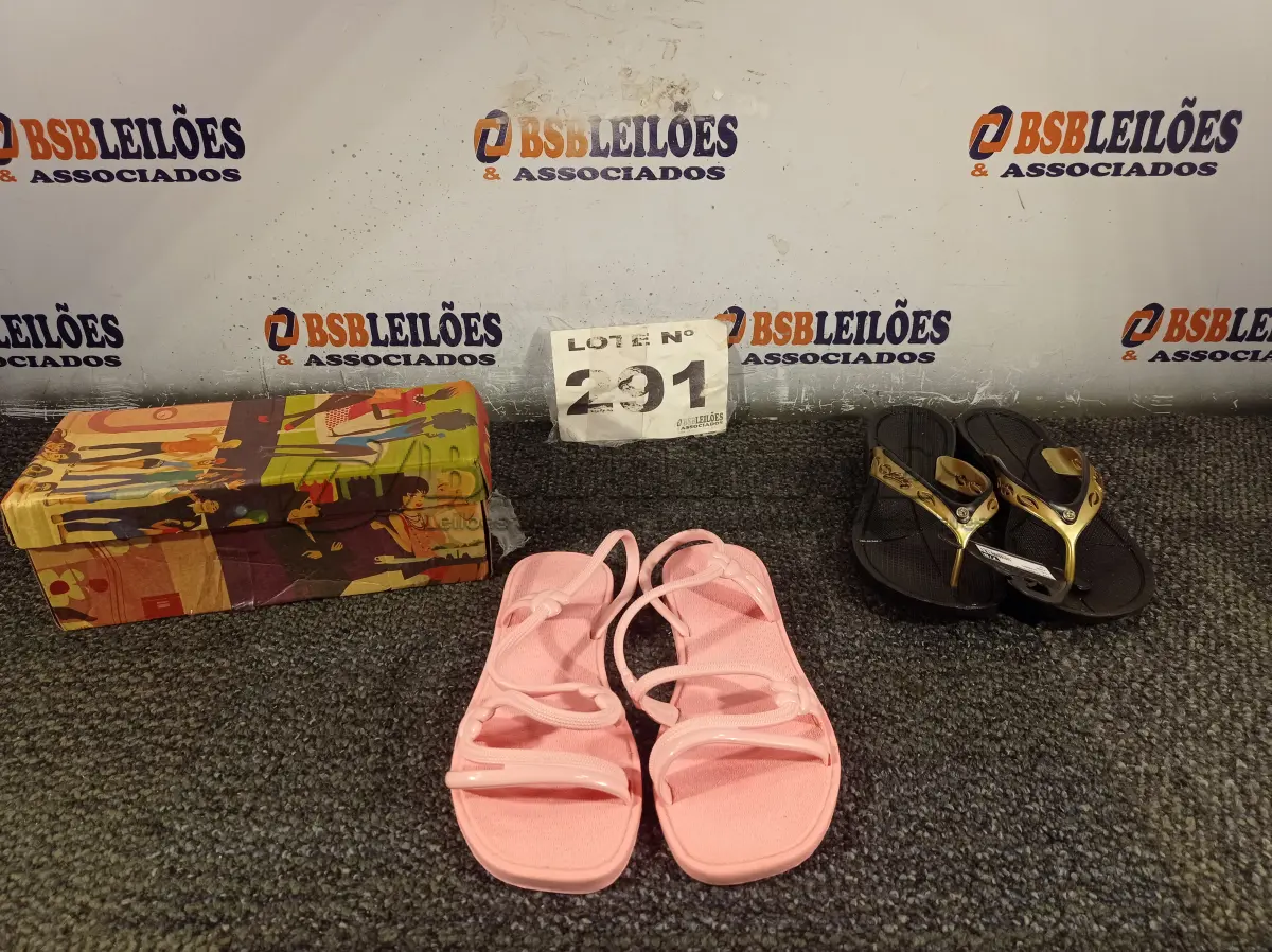 LOTE 291 - 03 – PARES DE CALÇADOS FEMININO Nº 37 (NO ESTADO, NÃO SABEMOS SE FUNCIONA. LEILÃO NÃO TEM GARANTIA E NEM DEVOLUÇÃO, SUJEITO A POSSÍVEIS AVARIAS VISÍVEIS/OCULTAS E/OU AUSÊNCIA DE COMPONENTES)