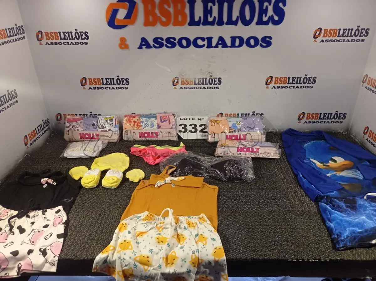 LOTE 332 - 31 – PEÇAS DE ROUPAS INFANTIL DIVERSAS (NO ESTADO, NÃO SABEMOS SE FUNCIONA. LEILÃO NÃO TEM GARANTIA E NEM DEVOLUÇÃO, SUJEITO A POSSÍVEIS AVARIAS VISÍVEIS/OCULTAS E/OU AUSÊNCIA DE COMPONENTES)