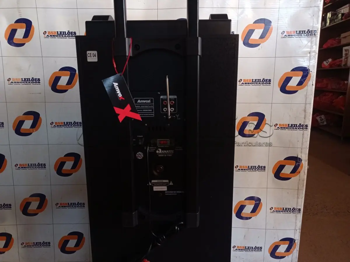 LOTE 395 - 01 - CAIXA AMPLIFICADA AMVOX ACA 1002 TROVÃO, BLUETOOTH, POTÊNCIA 1000W (NO ESTADO, NÃO SABEMOS SE FUNCIONA. LEILÃO NÃO TEM GARANTIA E NEM DEVOLUÇÃO, SUJEITO A POSSÍVEIS AVARIAS VISÍVEIS/OCULTAS E/OU AUSÊNCIA DE COMPONENTES)