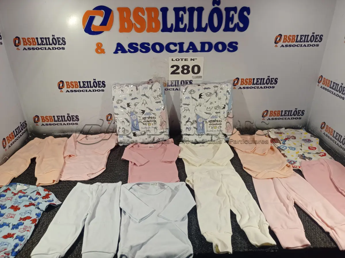 LOTE 280 - 50 – ITENS DE BEBES (NO ESTADO, NÃO SABEMOS SE FUNCIONA. LEILÃO NÃO TEM GARANTIA E NEM DEVOLUÇÃO, SUJEITO A POSSÍVEIS AVARIAS VISÍVEIS/OCULTAS E/OU AUSÊNCIA DE COMPONENTES)