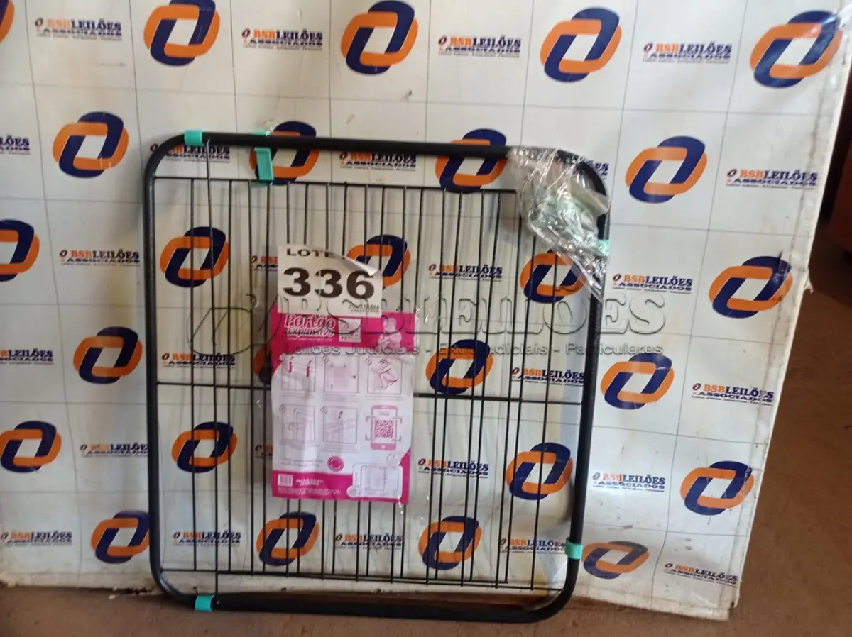 LOTE 336 - 01 - PORTÃO EXPANSIVO PET (NO ESTADO, NÃO SABEMOS SE FUNCIONA. LEILÃO NÃO TEM GARANTIA E NEM DEVOLUÇÃO, SUJEITO A POSSÍVEIS AVARIAS VISÍVEIS/OCULTAS E/OU AUSÊNCIA DE COMPONENTES)