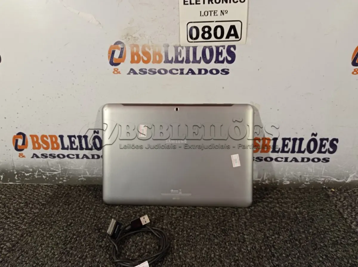 LOTE 080 - 01 TABLETE SAMSUNG TAB 2  16GB, WIFI, MODELO GT-P5110 (NO ESTADO, NÃO SABEMOS SE FUNCIONA. LEILÃO NÃO TEM GARANTIA E NEM DEVOLUÇÃO, SUJEITO A POSSÍVEIS AVARIAS VISÍVEIS/OCULTAS E/OU AUSÊNCIA DE COMPONENTES)