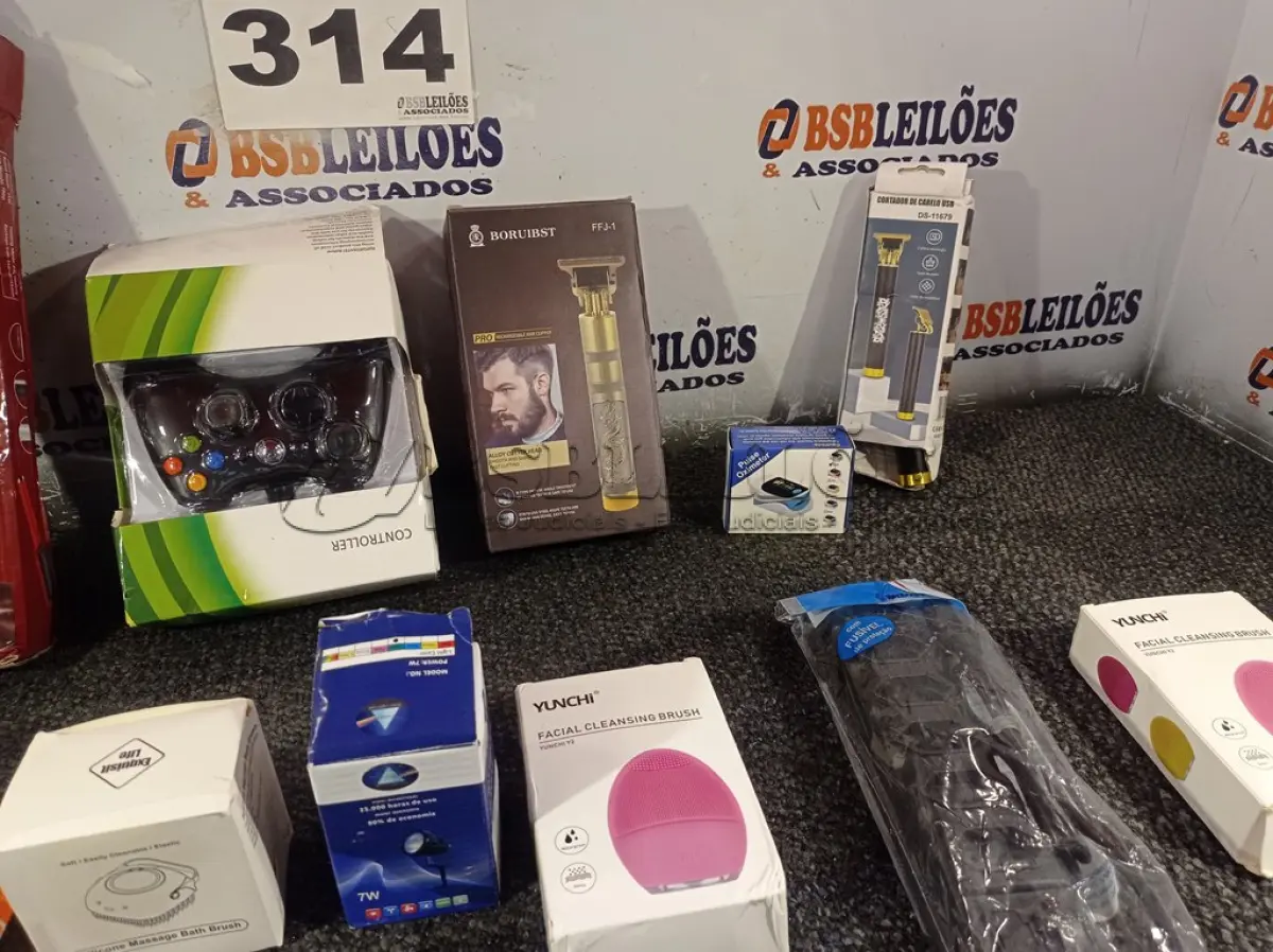 LOTE 314 - 10 - ITENS DE TECNOLOGIA DIVERSOS (NO ESTADO, NÃO SABEMOS SE FUNCIONA. LEILÃO NÃO TEM GARANTIA E NEM DEVOLUÇÃO, SUJEITO A POSSÍVEIS AVARIAS VISÍVEIS/OCULTAS E/OU AUSÊNCIA DE COMPONENTES)