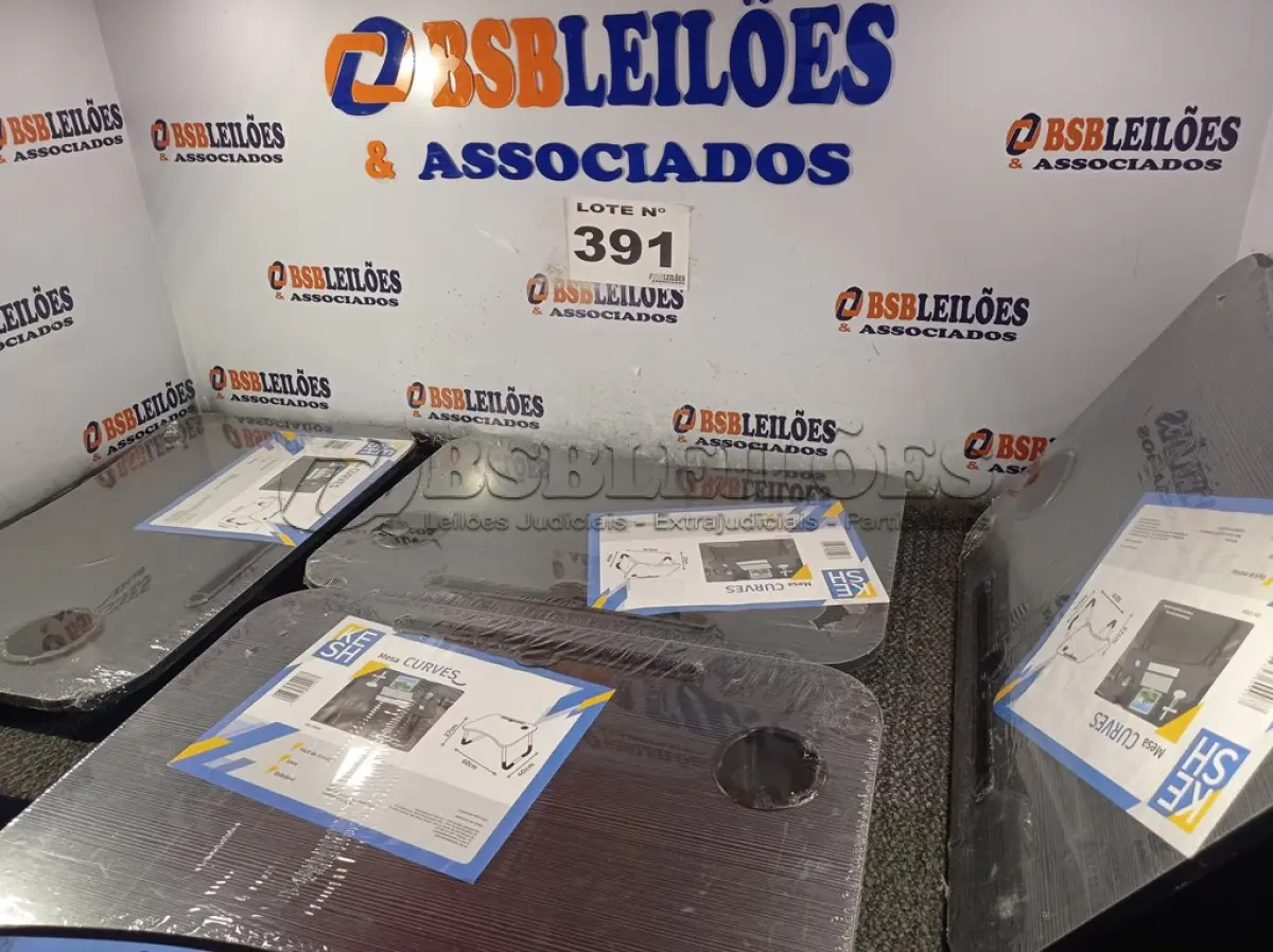 LOTE 391 - 04 - MESAS NOTEBOOK (NO ESTADO, NÃO SABEMOS SE FUNCIONA. LEILÃO NÃO TEM GARANTIA E NEM DEVOLUÇÃO, SUJEITO A POSSÍVEIS AVARIAS VISÍVEIS/OCULTAS E/OU AUSÊNCIA DE COMPONENTES)