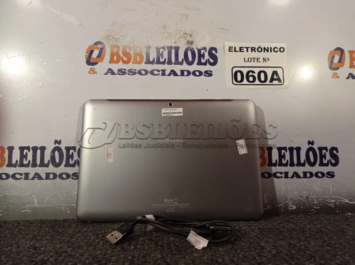 LOTE 060 - 01 TABLETE SAMSUNG TAB 2  16GB, WIFI, MODELO GT-P5110 (NO ESTADO, NÃO SABEMOS SE FUNCIONA. LEILÃO NÃO TEM GARANTIA E NEM DEVOLUÇÃO, SUJEITO A POSSÍVEIS AVARIAS VISÍVEIS/OCULTAS E/OU AUSÊNCIA DE COMPONENTES)