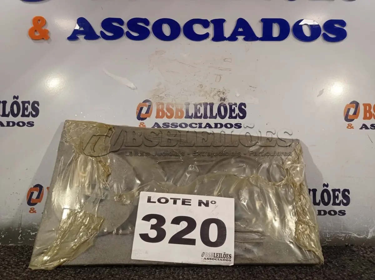LOTE 320 - 01 - CHAPA FOGÃO A LENHA 02 FUROS (NO ESTADO, NÃO SABEMOS SE FUNCIONA. LEILÃO NÃO TEM GARANTIA E NEM DEVOLUÇÃO, SUJEITO A POSSÍVEIS AVARIAS VISÍVEIS/OCULTAS E/OU AUSÊNCIA DE COMPONENTES)