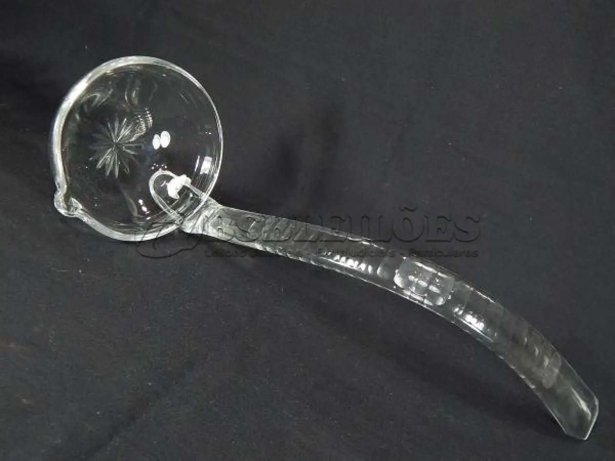 LOTE 061 - PONCHEIRA LAPIDADAS À MÃO  12 CANECAS, PONCHEIRA E CONCHA. . ALT. 26CM. (NO ESTADO)