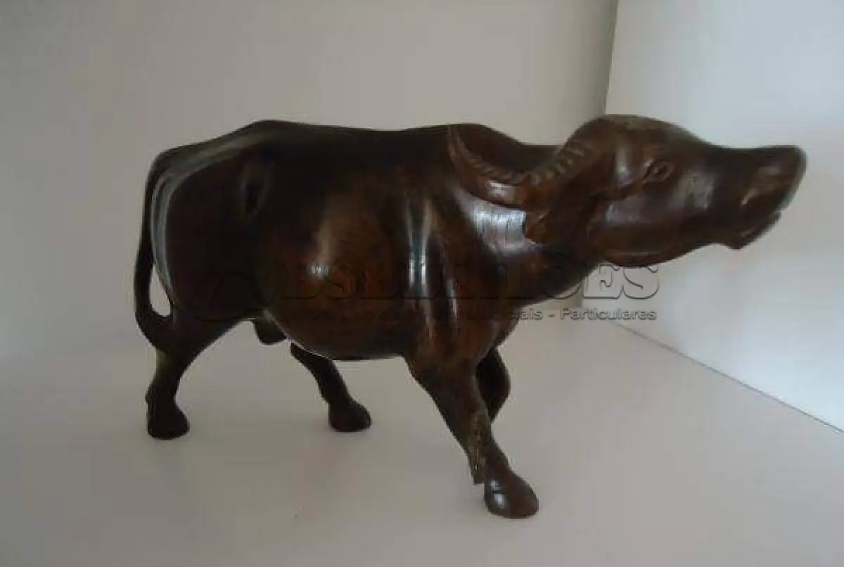 LOTE 174 - ESCULTURAS EM MADEIRA NOBRE,MAIS ESCULTURA RARA TOURO EM JACARANDÁ (COM AVARIAS) (NO ESTADO)