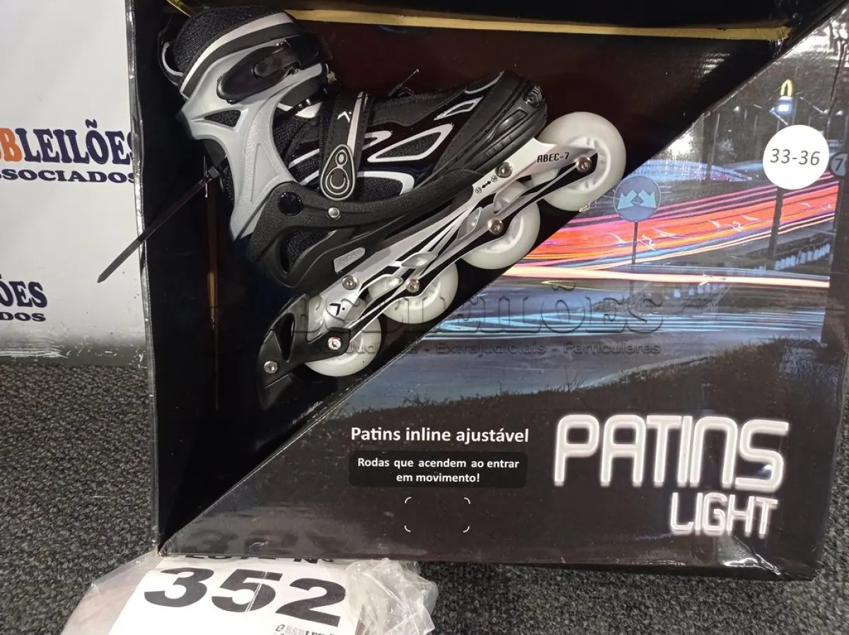 LOTE 352 - 01 – PATINS LIGHT Nº 33 AO 36 (NO ESTADO, NÃO SABEMOS SE FUNCIONA. LEILÃO NÃO TEM GARANTIA E NEM DEVOLUÇÃO, SUJEITO A POSSÍVEIS AVARIAS VISÍVEIS/OCULTAS E/OU AUSÊNCIA DE COMPONENTES)
