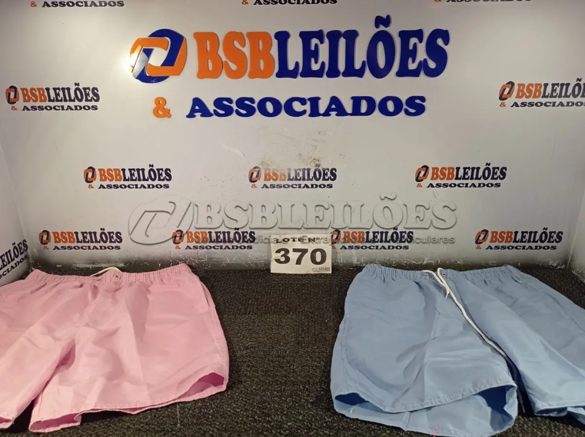 LOTE 370 - 05 – BERMUDAS MASCULINAS DIVERSAS (NO ESTADO, NÃO SABEMOS SE FUNCIONA. LEILÃO NÃO TEM GARANTIA E NEM DEVOLUÇÃO, SUJEITO A POSSÍVEIS AVARIAS VISÍVEIS/OCULTAS E/OU AUSÊNCIA DE COMPONENTES)