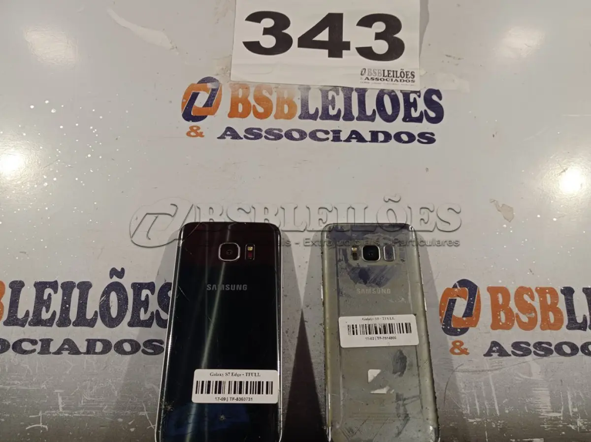 LOTE 343 - 02 – APARELHOS CELULARES DIVERSOS (NO ESTADO, NÃO SABEMOS SE FUNCIONA. LEILÃO NÃO TEM GARANTIA E NEM DEVOLUÇÃO, SUJEITO A POSSÍVEIS AVARIAS VISÍVEIS/OCULTAS E/OU AUSÊNCIA DE COMPONENTES)