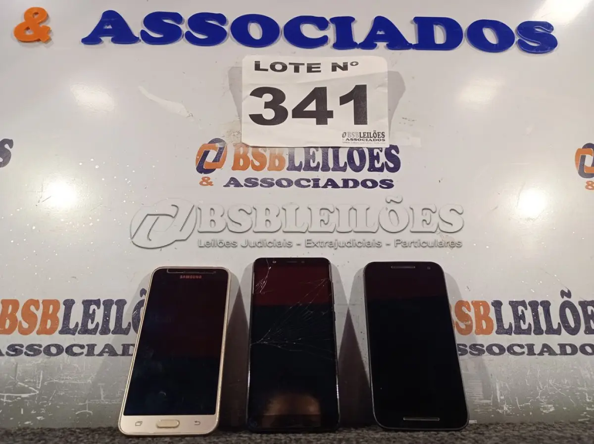 LOTE 341 - 03 – APARELHOS CELULARES DIVERSOS (NO ESTADO, NÃO SABEMOS SE FUNCIONA. LEILÃO NÃO TEM GARANTIA E NEM DEVOLUÇÃO, SUJEITO A POSSÍVEIS AVARIAS VISÍVEIS/OCULTAS E/OU AUSÊNCIA DE COMPONENTES)