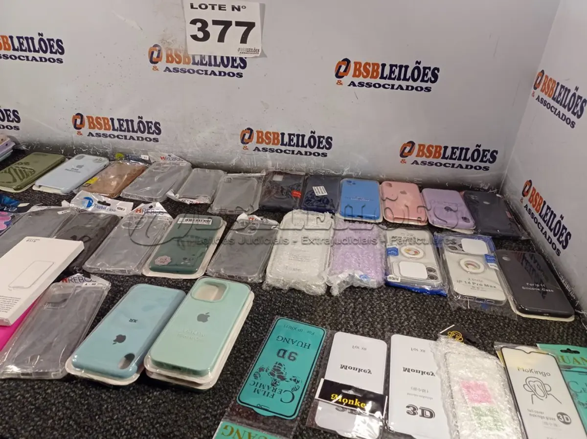 LOTE 377 - 45 – CAPAS PARA CELULARES DIVERSOS (NO ESTADO, NÃO SABEMOS SE FUNCIONA. LEILÃO NÃO TEM GARANTIA E NEM DEVOLUÇÃO, SUJEITO A POSSÍVEIS AVARIAS VISÍVEIS/OCULTAS E/OU AUSÊNCIA DE COMPONENTES)