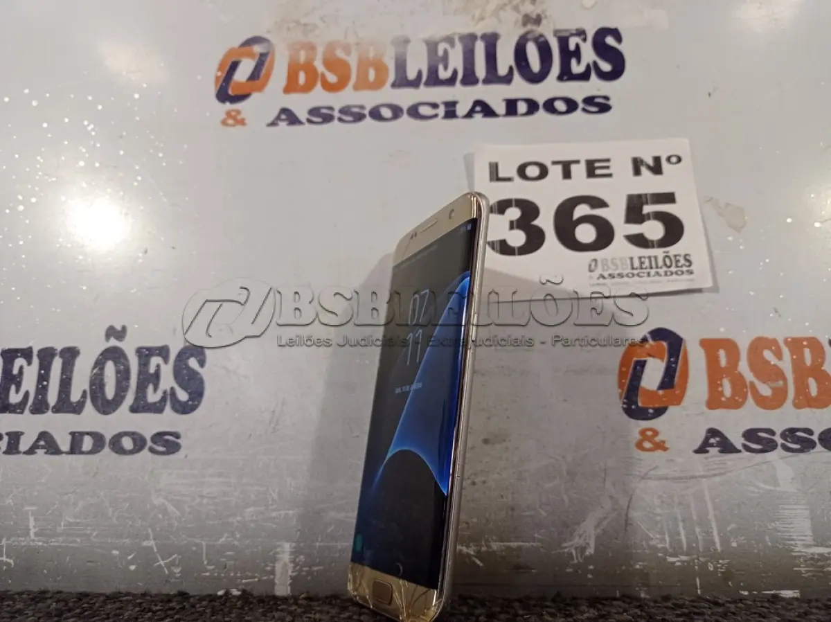 LOTE 365 - 01 – CELULAR SAMSUNG GALAXY S7 EDGE (NO ESTADO, NÃO SABEMOS SE FUNCIONA. LEILÃO NÃO TEM GARANTIA E NEM DEVOLUÇÃO, SUJEITO A POSSÍVEIS AVARIAS VISÍVEIS/OCULTAS E/OU AUSÊNCIA DE COMPONENTES)